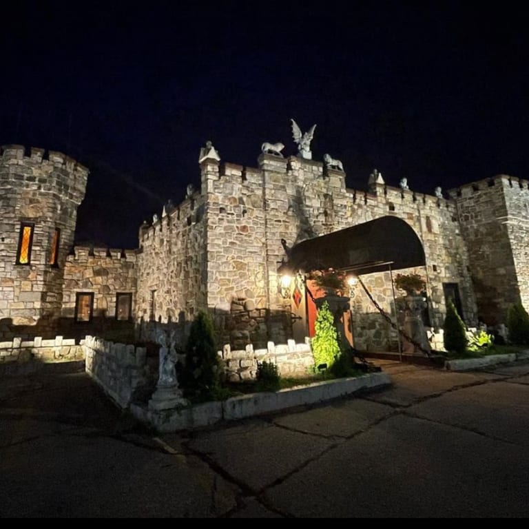 Welcome to Castle Cantina Tapas Bar & Restaurant